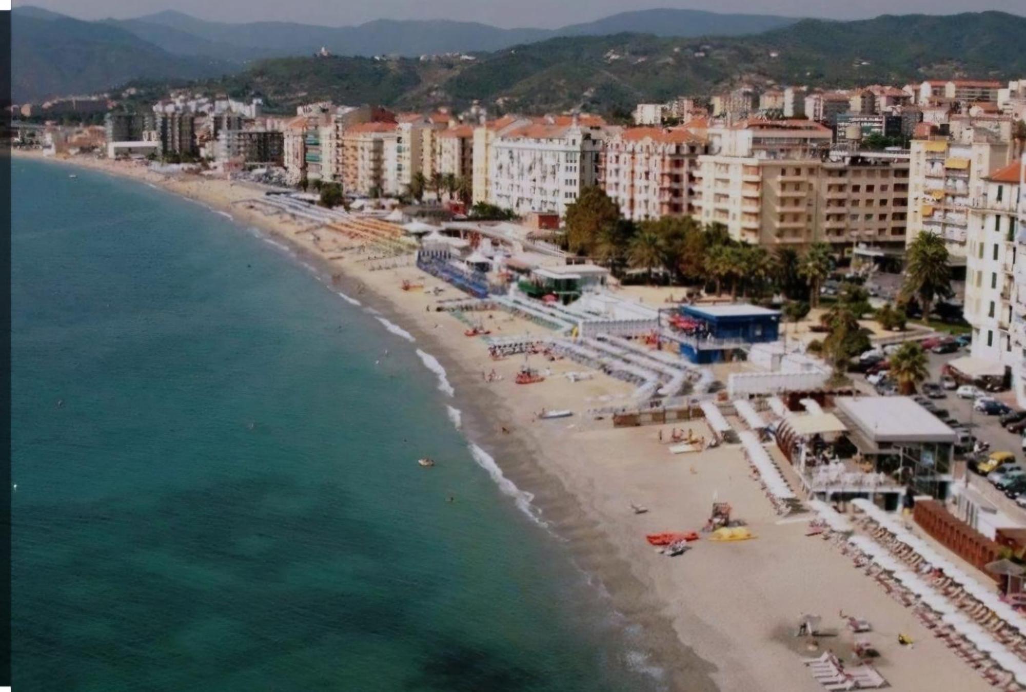 Il Talismano-In Citta -Vicino Al Mare Savona Exterior foto