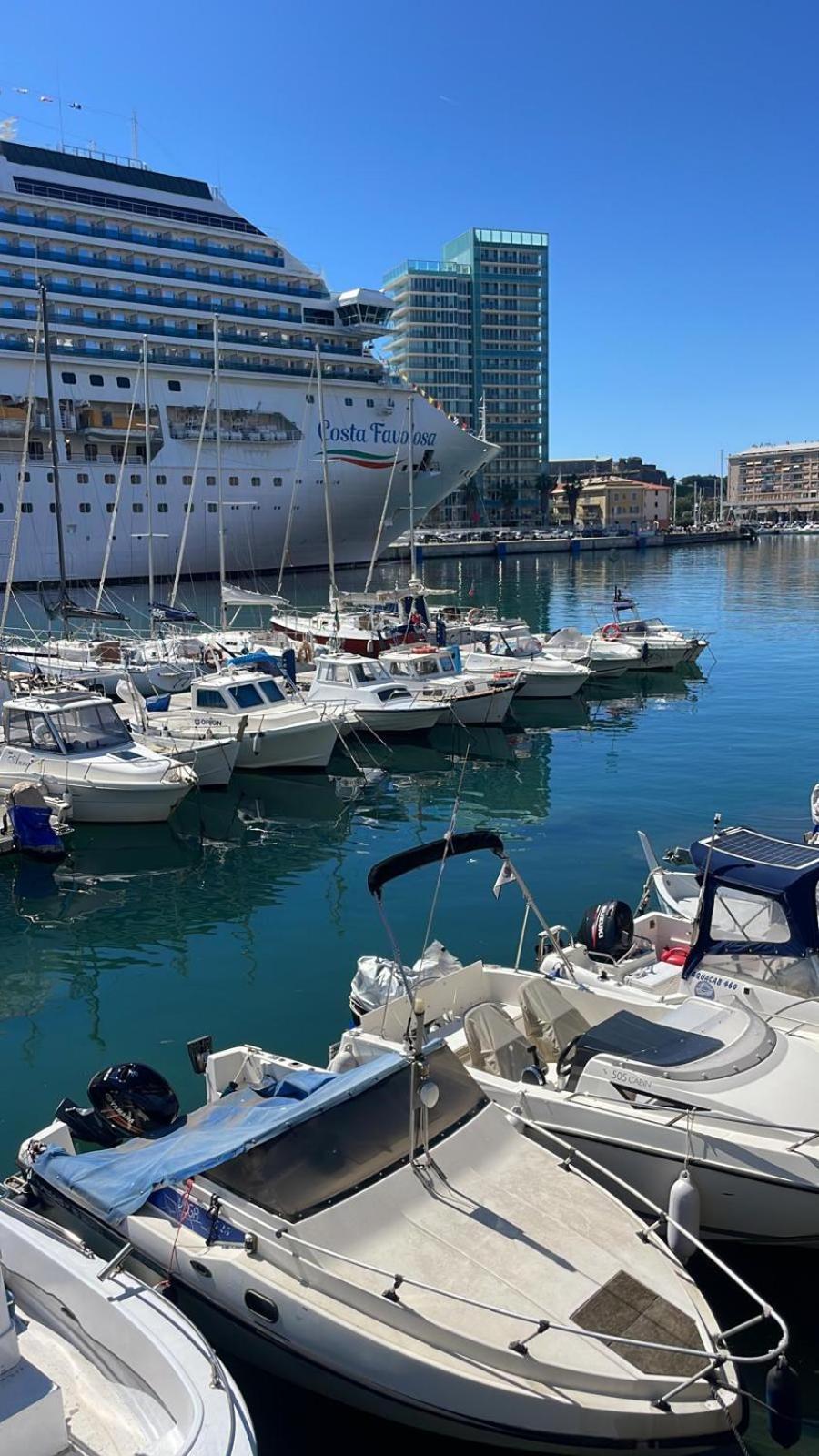 Il Talismano-In Citta -Vicino Al Mare Savona Exterior foto